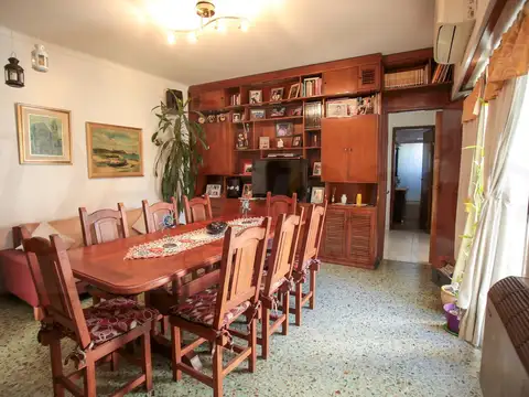 Depto Tipo Casa 4 ambientes con 2 baños