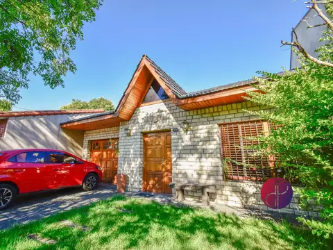chalet categoria con 3 dorm, pileta y parque.