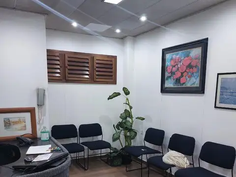 Azcuenaga 797 y Av Cordoba- Balvanera-Consultorio/ Oficina