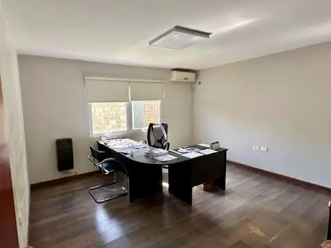 Galpón con Oficinas en Parque Industrial San Fco