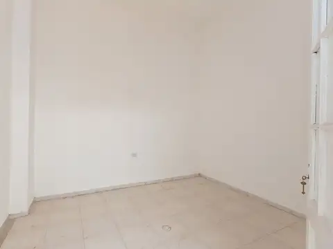 Alquiler Comercial de 14 ambientes con 2 terrazas