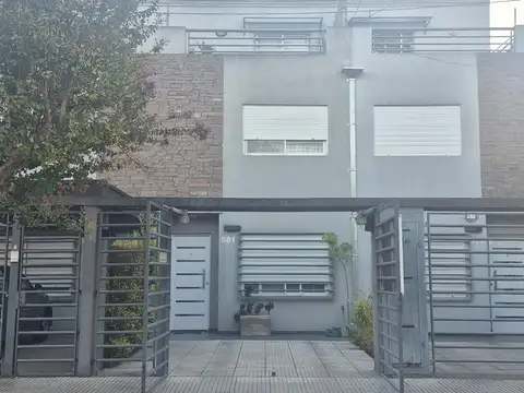 VENTA TRIPLEX EN HURLINGHAM