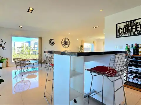 Casa en Venta en Pilar Del Este, USD 290.000