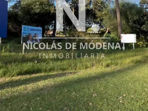 Vende terreno para desarrollo en Avenida Cordoba, Punta del Este