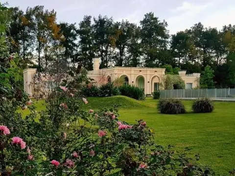 VENTA CASA 4 AMB EN CHACRAS DE OPEN DOOR PILETA