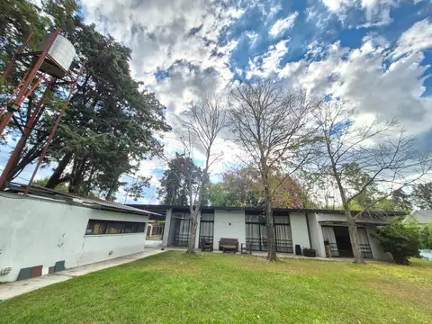 Casa 5 ambientes con 3 baños