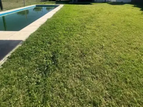 VENTA CASA 2 DORM. CON PILETA Y QUINCHO, IBARLUCEA
