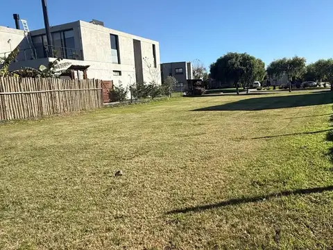 Terreno en venta en San Ramiro Pilar del Este