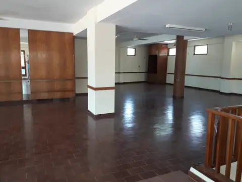 Local en Alquiler en Cinco Esquinas, $ 2.400.000