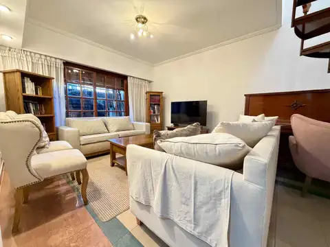 VENTA CASA 4 AMBIENTES, COCHERA 2 AUTOS MATADEROS