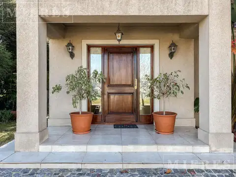 Casa 4 ambientes con 3 baños