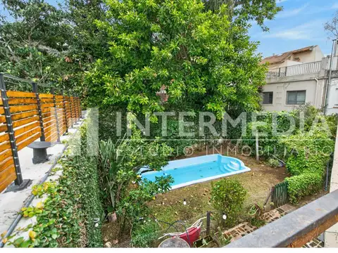 Depto Tipo Casa en Venta 50 años