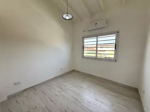 Casa en Venta en Temperley, USD 169.000