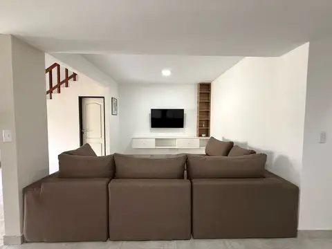 Casa 5 ambientes con 1 baño