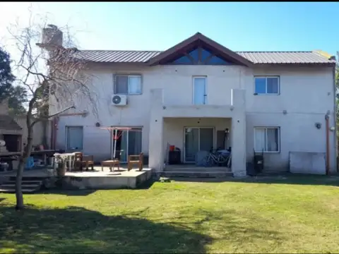 Casa  de tres dormitorios La plata Sicardi