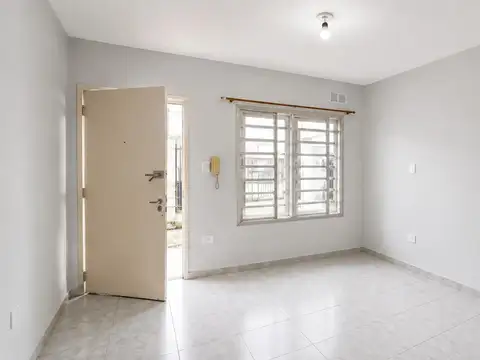 Depto Tipo Casa en Alquiler de 2 ambientes