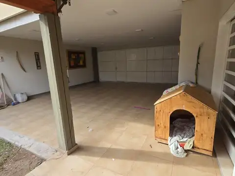 Casa 6 ambientes con 3 baños
