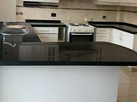 E Zeballos 500, Piso 1°