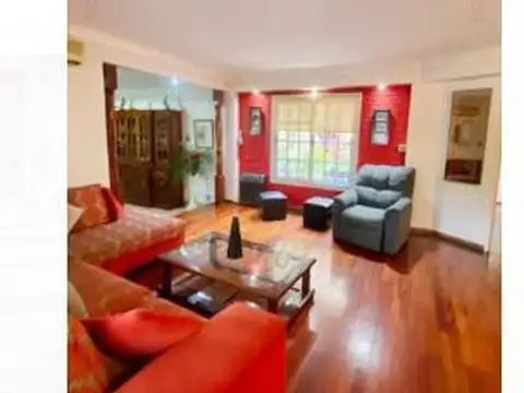 Casa en Venta con 4 cocheras