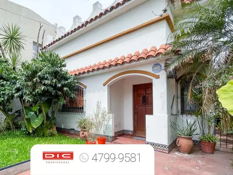 Casa 6 ambientes con 2 baños