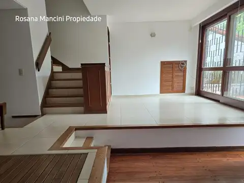 Casa en Venta con 4 cocheras
