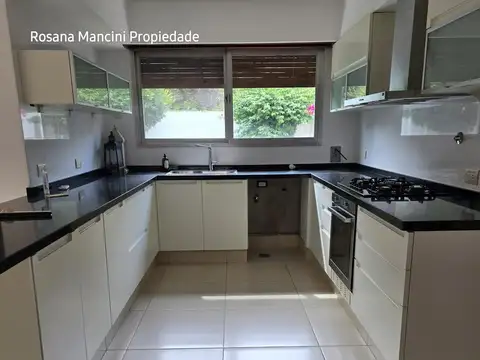 CASA 5/6 AMB.JARDIN,COCHERA VIAS A LIBERTADOR PROX ESTACION