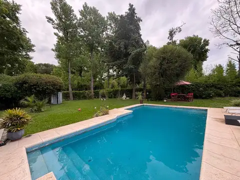 Casa en alquiler temporal 6 ambientes con pileta country La Tradicion