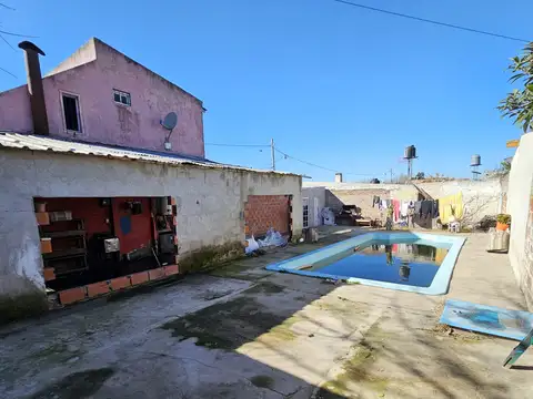 TERRENO A LA VENTA CON PISCINA Y QUINCHO APTA PARA CONSTRUIR VIVIENDA