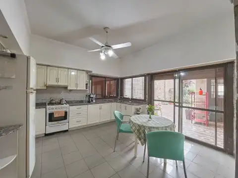 Casa en Venta en Villa Dominico, USD 210.000