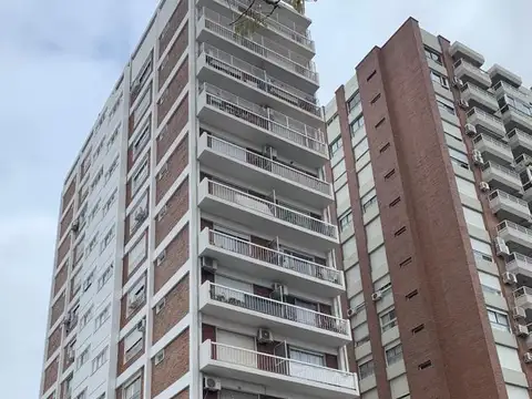 Departamento en alquiler 2 ambientes Martinez piso alto luminoso - bajas expensas