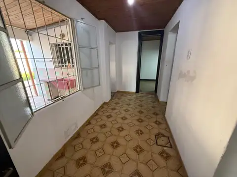 Alquiler departamento con cochera en Condordia y Hernandez
