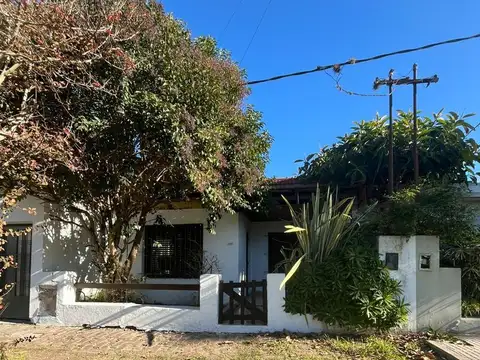 Casa en Venta en Los Hornos [Cod: ]