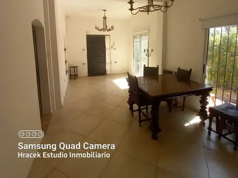 Hermosa casa de estilo en PH, Castelar Norte