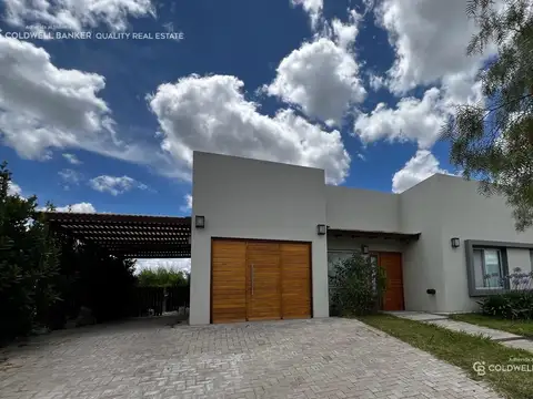 Casa en Alquiler de 3 dormitorios