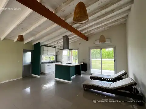 Casa en Alquiler con 1 cochera