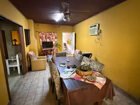Casa 2 ambientes con 2 baños