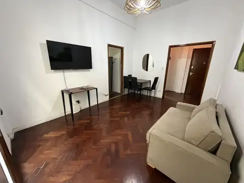 presidente perón 4000, Piso PB