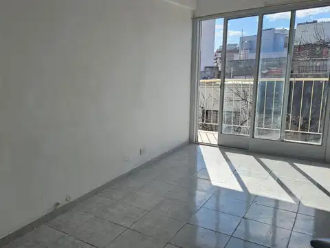 Alquiler departamento 3 amb Flores Apto Comercial
