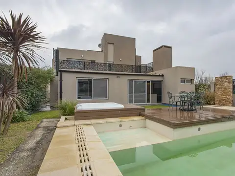 VENTA CASA 3 DORMITORIOS PUNTA CHACRA, ROLDÁN