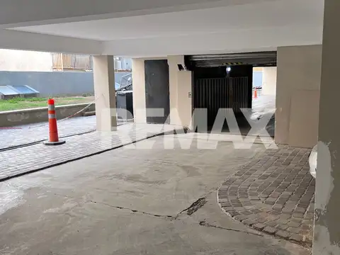 COCHERA EN VENTA SOBRE CALLE LELOIR NEUQUÉN