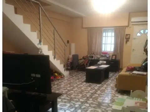 Depto Tipo Casa en Venta de 3 ambientes
