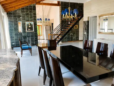 Casa en Venta de 5 dormitorios