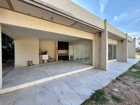 Lote en venta de 393m2 ubicado en Ingeniero Pablo Nogués Barrio Cerrado
