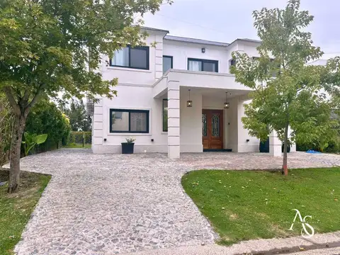 Casa en Alquiler de 4 dormitorios
