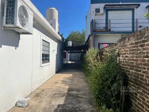 VENTA 2  CASAS DE 3 AMBIENTES EN MISMO LOTE VILLA TESEI MULTIFAMILIAR