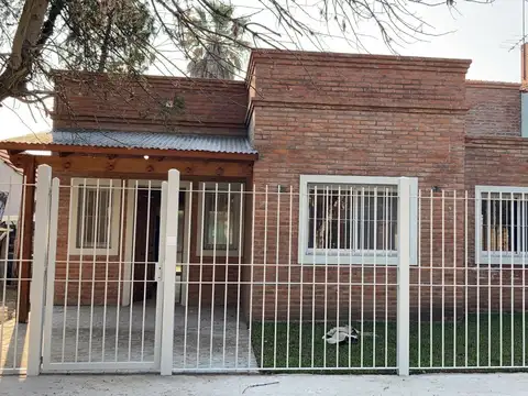 Hermosa Casa en De Vicenzo Chico