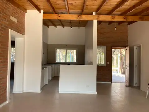 Casa 3 ambientes con 1 baño