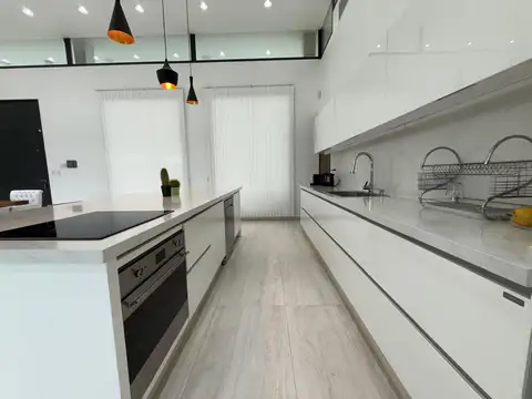 Casa en Venta al Oeste
