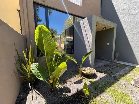 Casa en Venta en Barrio Parque Pero, USD 274.900