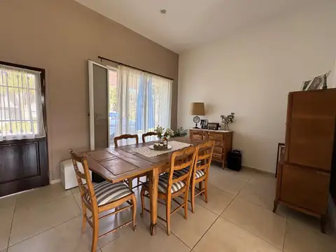 Casa 4 ambientes con 4 baños